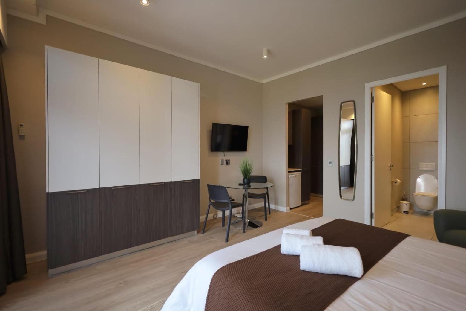 Menlyn Maine Luxury Rentals Pretoria Exterior photo